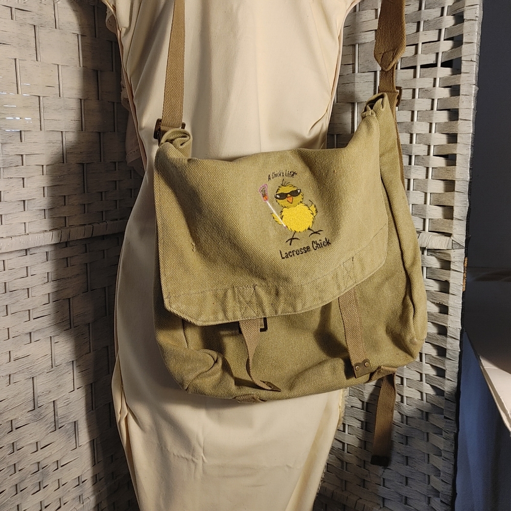Women's LaCrosse Chick Messenger Bag Back Pac Cross body Bag. Alternative Brand
